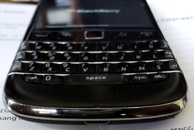 blackberry bellagio 9790 onyx 3 garansi sampai januari 2014 murah jogja
