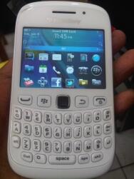 Blackberry® Curve 9220 dan Blackberr® Curve 9320 Garansi Resmi TAM