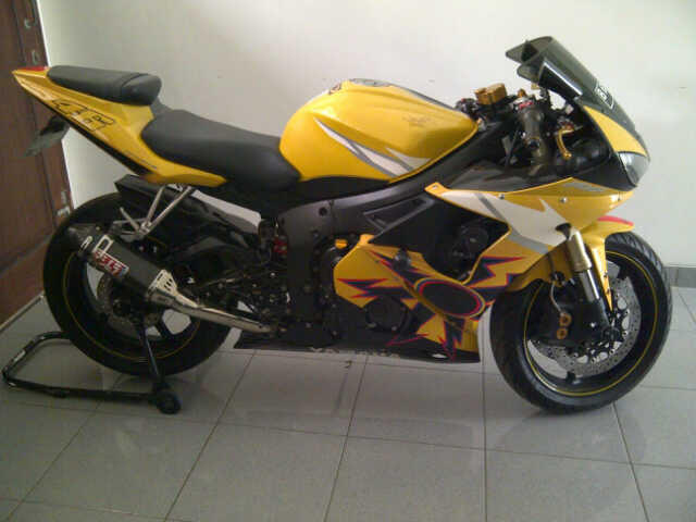 Yamaha R6 - 2005 Limited Edition ( Rossi )