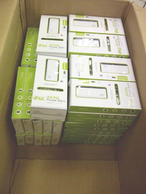 Power Bank / Baterei Cadangan / Aki buat BB HP iPod iPhone Samsung dll