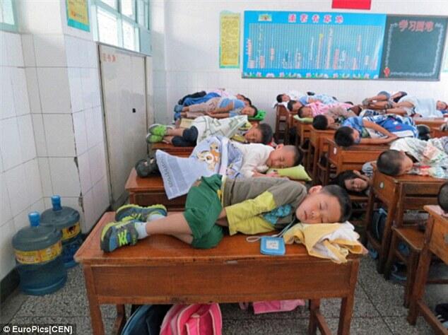 Sekolah di China paksa murid tidur di kelas