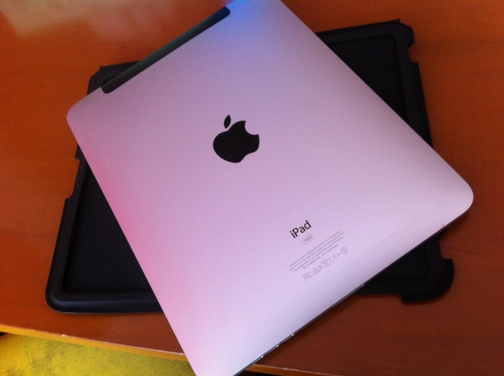 JUALMURAH ipad1 16gb wifi + 3g Mulus Komplit