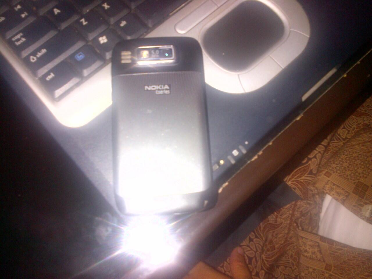 NOKIA E72 APA BATANGAN APA ADANYA MURMERRRRRR