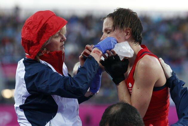 Foto2 para atlet demi meraih medali emas olimpiade 2012