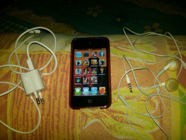 WTS Ipod Touch Gen 4 8GB muluuss ..