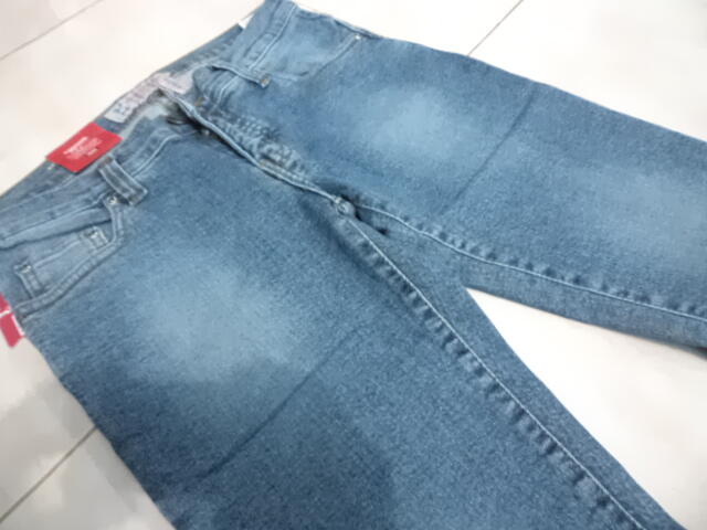 Cari Celana  JEANS  CARDINAL  Brand New With Tag For Ladies 