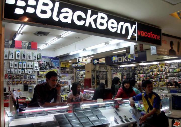 BLACBERRY GEMINI 3G KEPLER 9300 HARGA Rp 1.600,000-,