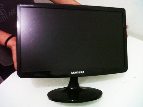 WTS: LCD Monitor SAMSUNG 19 inch, MURAH