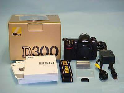 Nikon D300s + Lens Kitt 18-105mm VR HRG/IDR: Rp,4,600,000,JT- CALL/SMS:0823-2427-9978