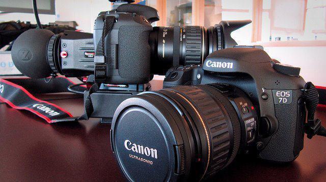 CANON EOS 7D Kit HRG/IDR: Rp,3,200,000,JT- CALL/SMS:0823-2427-9978