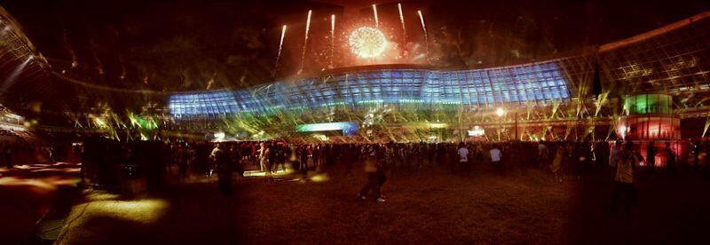 Kemeriahan Opening Ceremony PON XVIII Riau 2012 yang terekam kamera