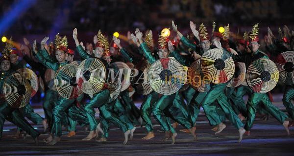 Kemeriahan Opening Ceremony PON XVIII Riau 2012 yang terekam kamera