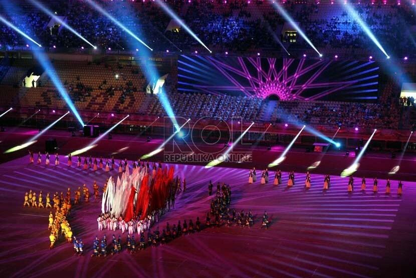 Kemeriahan Opening Ceremony PON XVIII Riau 2012 yang terekam kamera