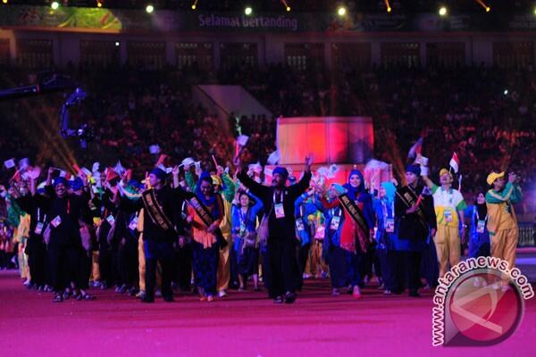 Kemeriahan Opening Ceremony PON XVIII Riau 2012 yang terekam kamera