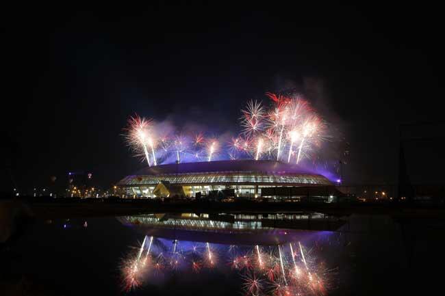 Kemeriahan Opening Ceremony PON XVIII Riau 2012 yang terekam kamera