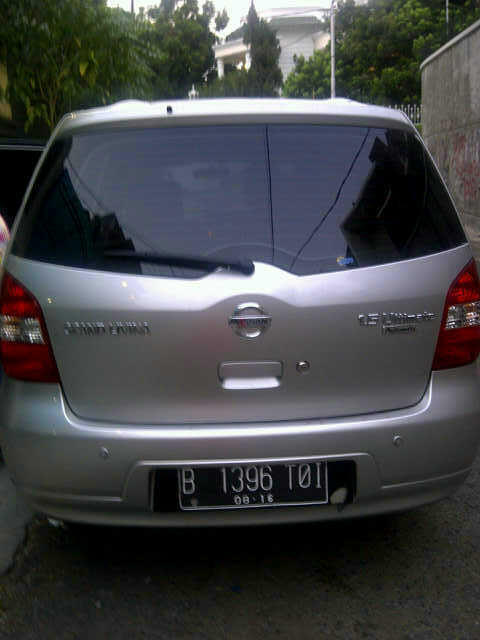 Grand Livina 1.5 Ultimate 2011 silver JAKARTA