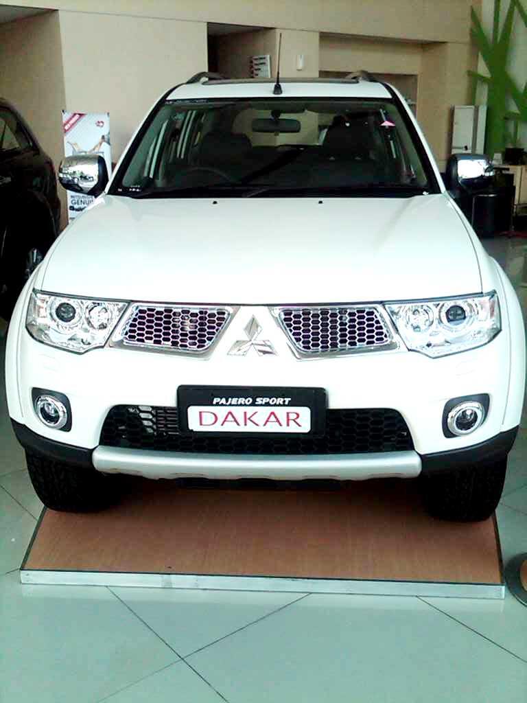MITSUBISHI PAJERO SPORT 2012