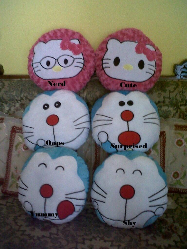Bantal Emoticon Doraemon dan Hello Kitty Bandar Lampung