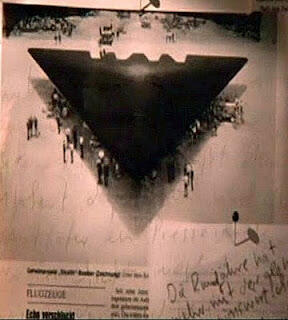 (HOT) kehebatan pesawat amerika TR-3B yang mirip UFO