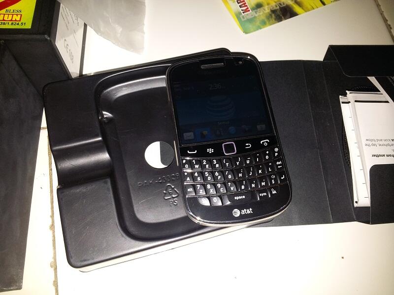 WTS BB/Blackberry DAKOTA like NEW