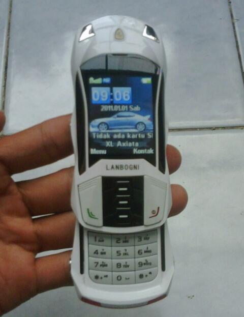 Handphone Unik bentuk Mobil Sedan