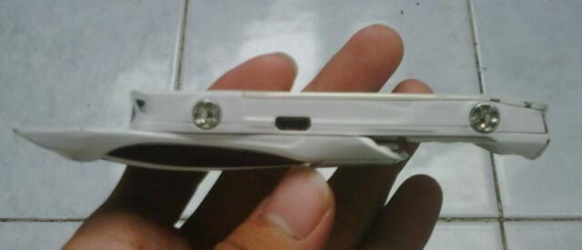 Handphone Unik bentuk Mobil Sedan