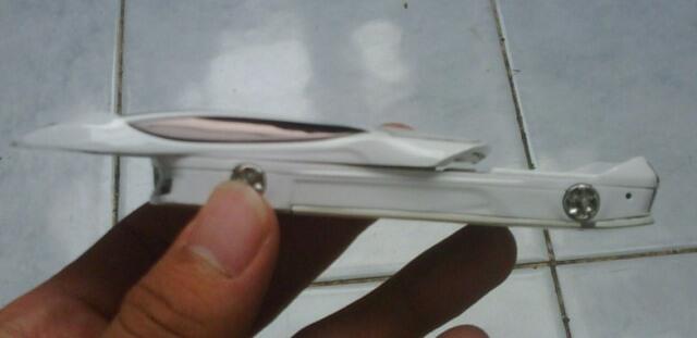 Handphone Unik bentuk Mobil Sedan