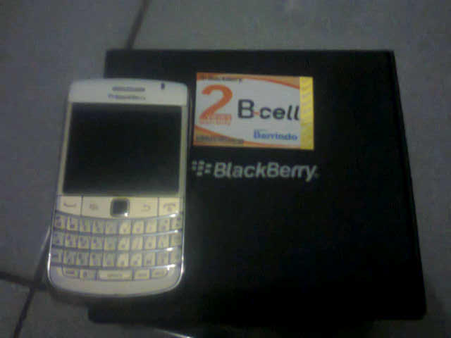 Blackberry Onyx 2 9780