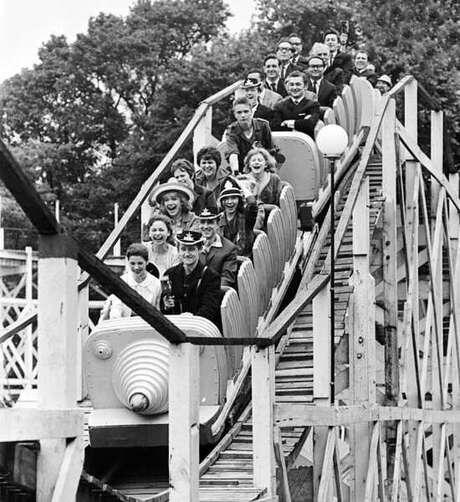 5 Kecelakan Roller Coaster Paling Mengerikan