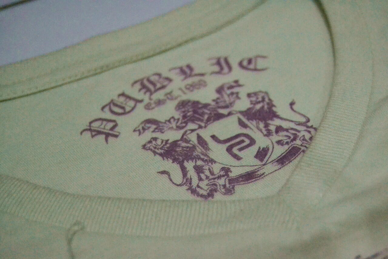 T-SHIRT LEVI'S DAN PUBLIC KUALITAS SUPER CUMA Rp.30.000,00 DIJAMIN NEW...