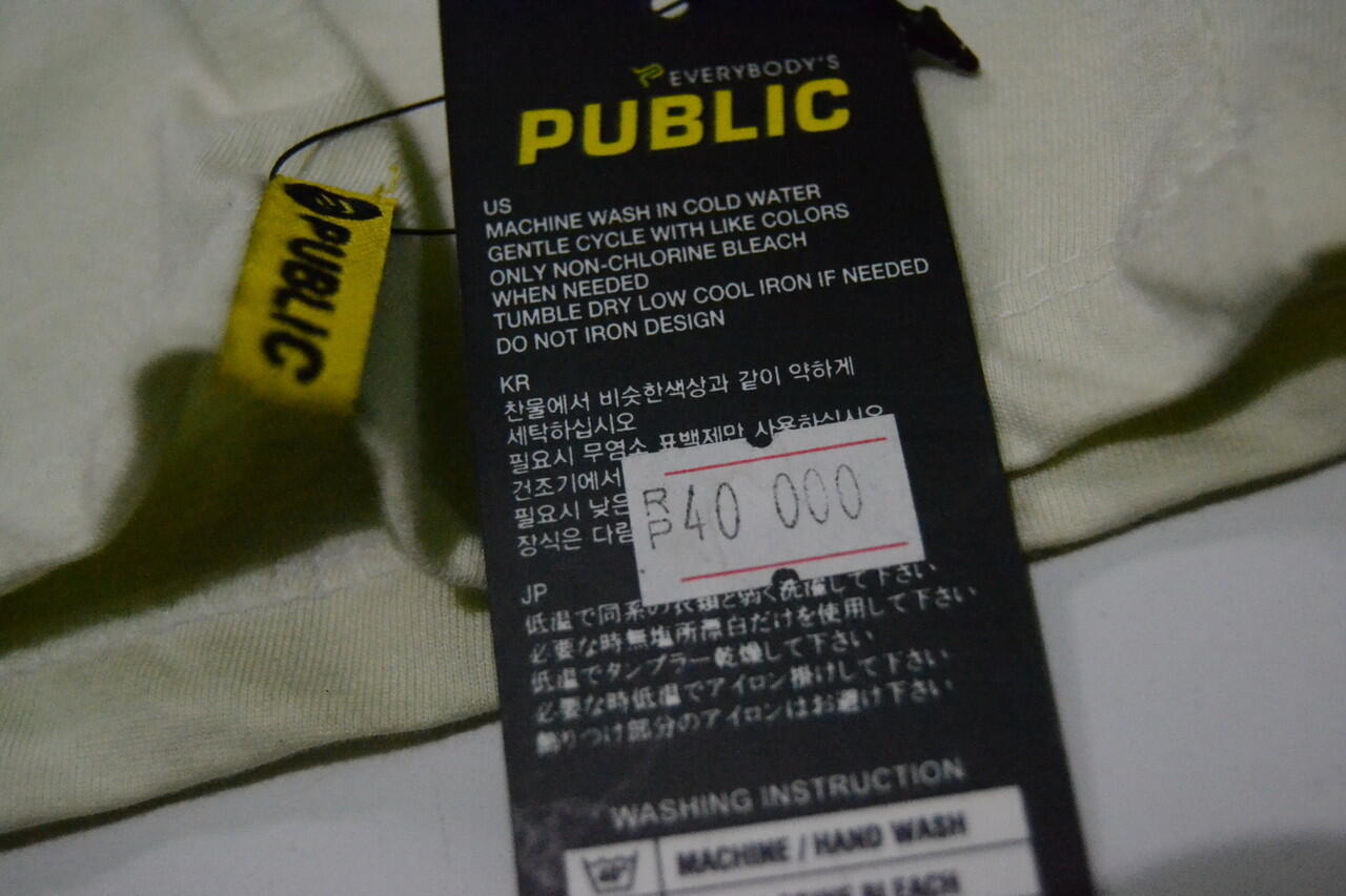 T-SHIRT LEVI'S DAN PUBLIC KUALITAS SUPER CUMA Rp.30.000,00 DIJAMIN NEW...