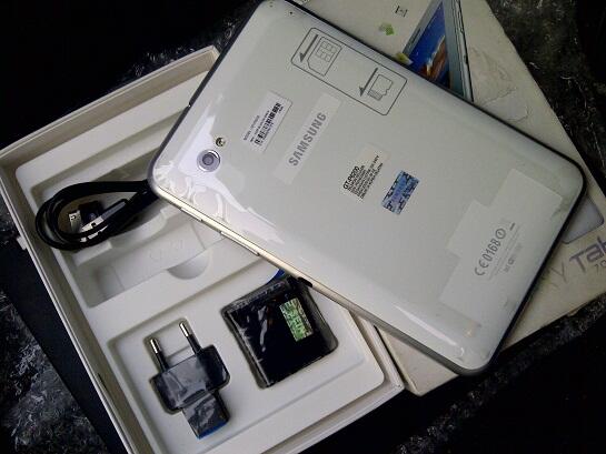 samsung galaxy tab 7.0 plus p6200 white .... murah aja