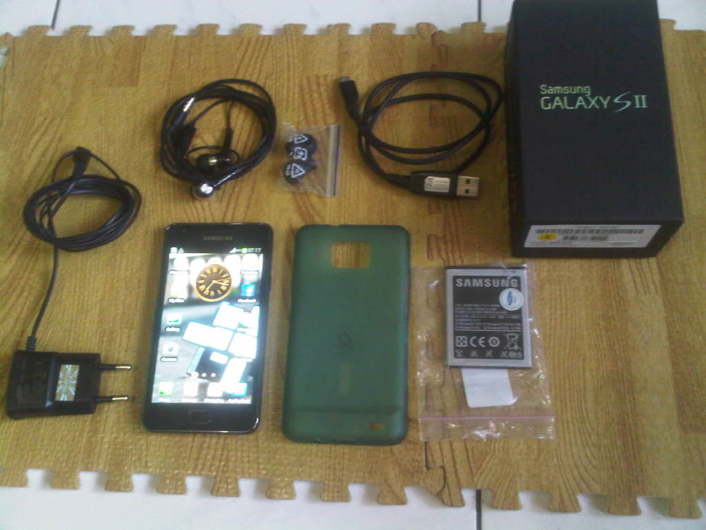SAMSUNG GALAXY S2/II BLACK GARANSI SEIN JaNUARI 2013 LIKE NEW MURAH BANYAK BONUS!!!!!