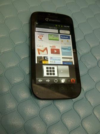 Smartfren ANDRO aka Hisense E910 4" IPS