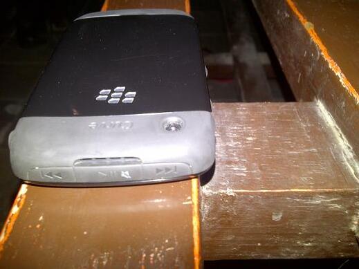 blackberry 8520 black bandung baru pake sebulanan TAM