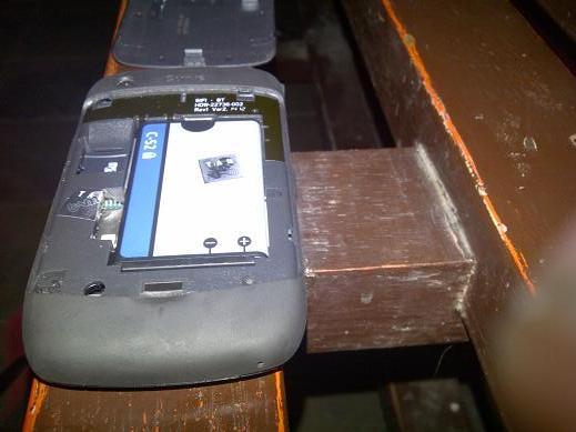 blackberry 8520 black bandung baru pake sebulanan TAM