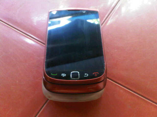 wts bb torch 1 9800 red,mulus kinyis2,garansi msh panjang,ex-cwe gan