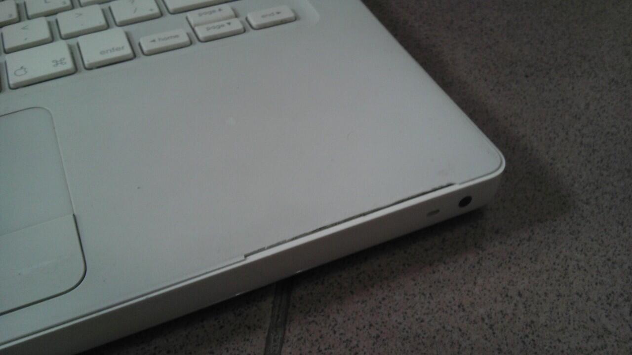 Jual Macbook White 3 jutaan