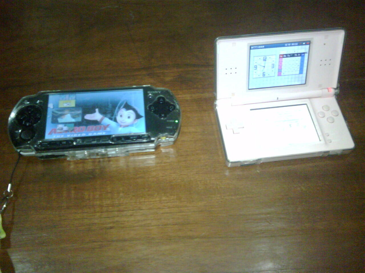 PSP 2004 HITAM DAN NDS LITE PINK