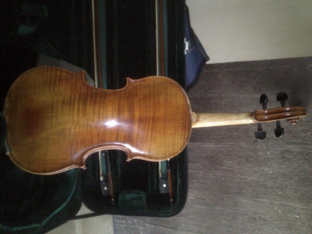 Jual biola / violin ( Antonius Stradivarius Cremonensis 