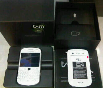 DIJUAL CEPAT HANDPHONE BLACKBERRY DAKOTA WHITE FULL SET ORIGINAL