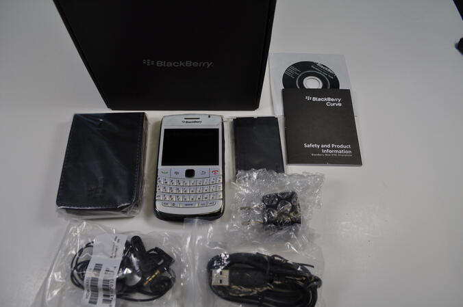 (BM) BlackBerry Bold 9780.Masih Segel.Rp.1.500.000.info ke 087840177772