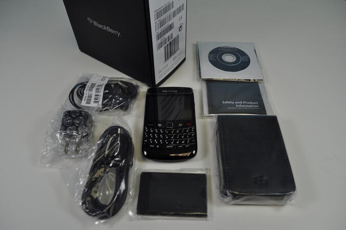 (BM) BlackBerry Bold 9780.Masih Segel.Rp.1.500.000.info ke 087840177772