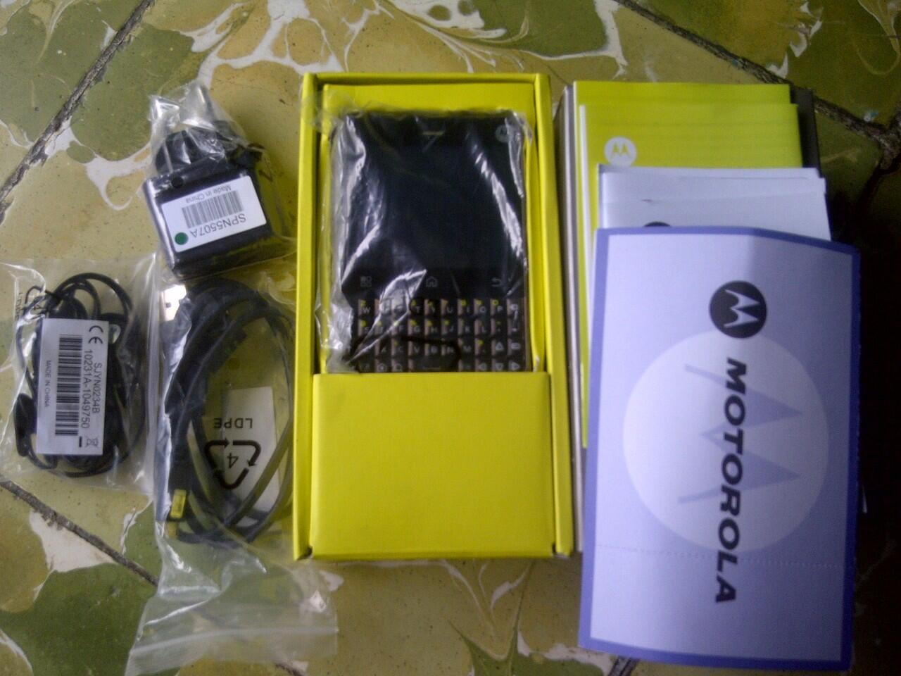 Motorola Charm MB502 Mulusss Seperti Baru