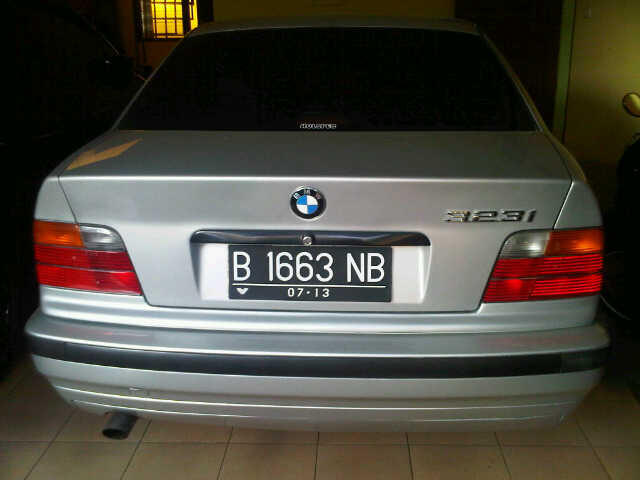 BMW 323i E36 tahun 1997 M/T Silver