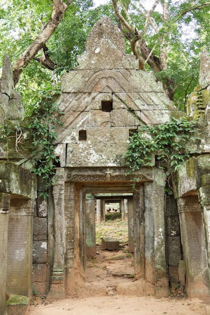 Situs candi Koh Ker di Kamboja