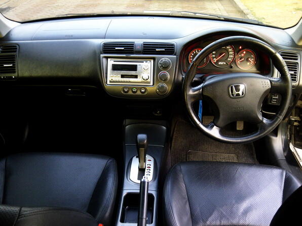 HONDA CIVIC VTI-S A/T 2004 HITAM METALIK