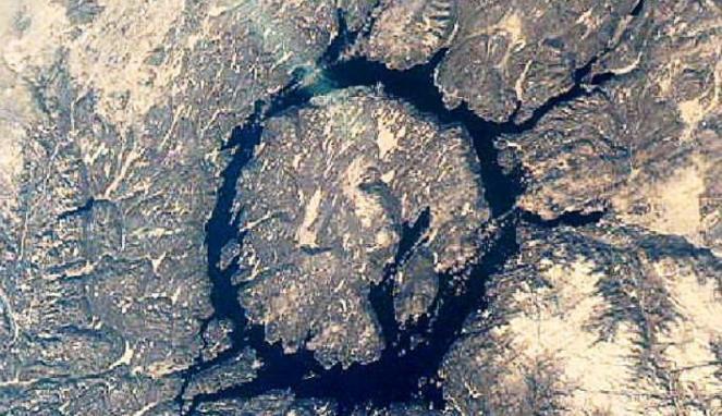 Kawah Asteroid Rusia Simpan Berlian Triliunan Karat