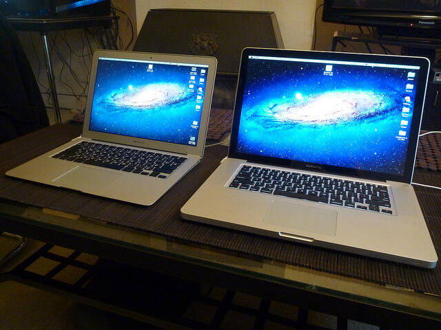 Apple MacBook Air 13" 1.86 Ghz 256GB.Rp. 3.700.000,-