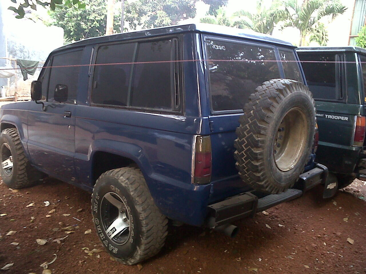 Trooper Diesel Short 3 pintu Th 86